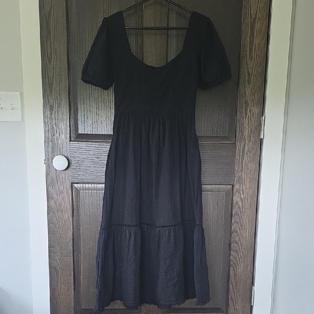 Lost + Wander Elegant Black Midi Dress